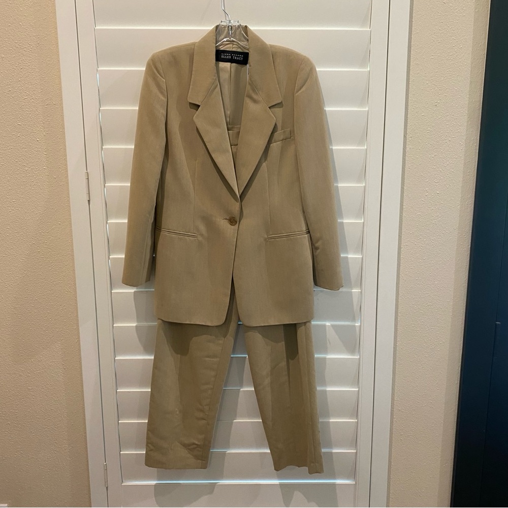 NWT Linda Allard Ellen Tracy Beige Pant Suit Jacket (8P) Pants (4P) Silk Blend